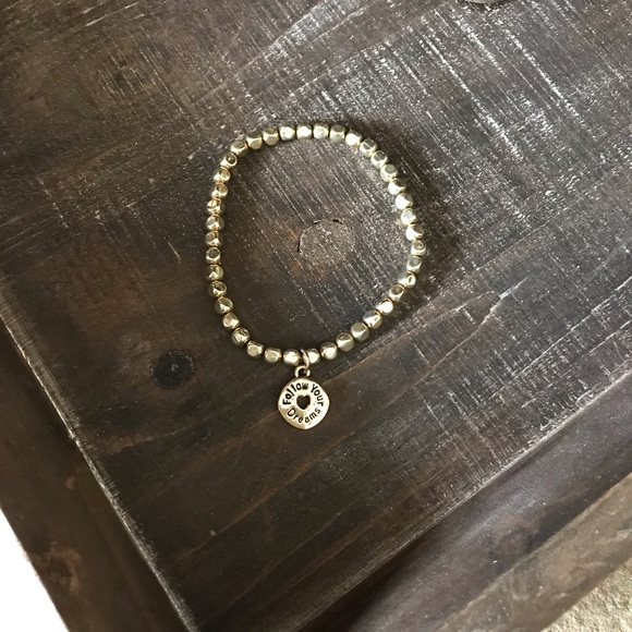 Gold follow your dreams bracelet - Picture 1 of 1